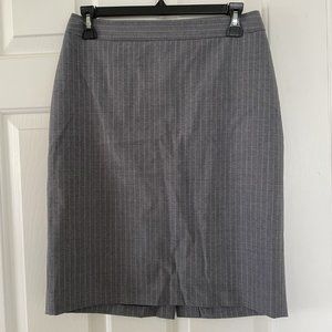 Brooks Brothers Pinstripe Pencil Skirt in Wool Blend in size 4P